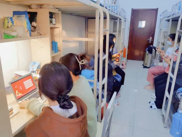 图片36二十大学生.png 图片36二十大学生.png