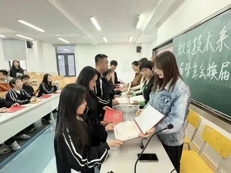 微信图片_20230505223742.jpg 微信图片_20230505223742.jpg