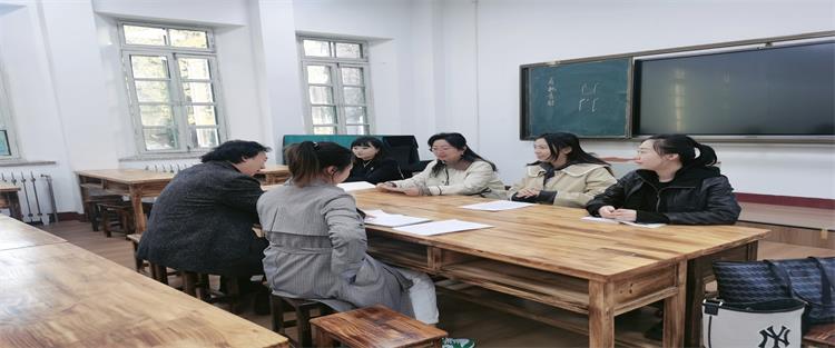 声乐组-杨小琪.jpg 声乐组-杨小琪.jpg